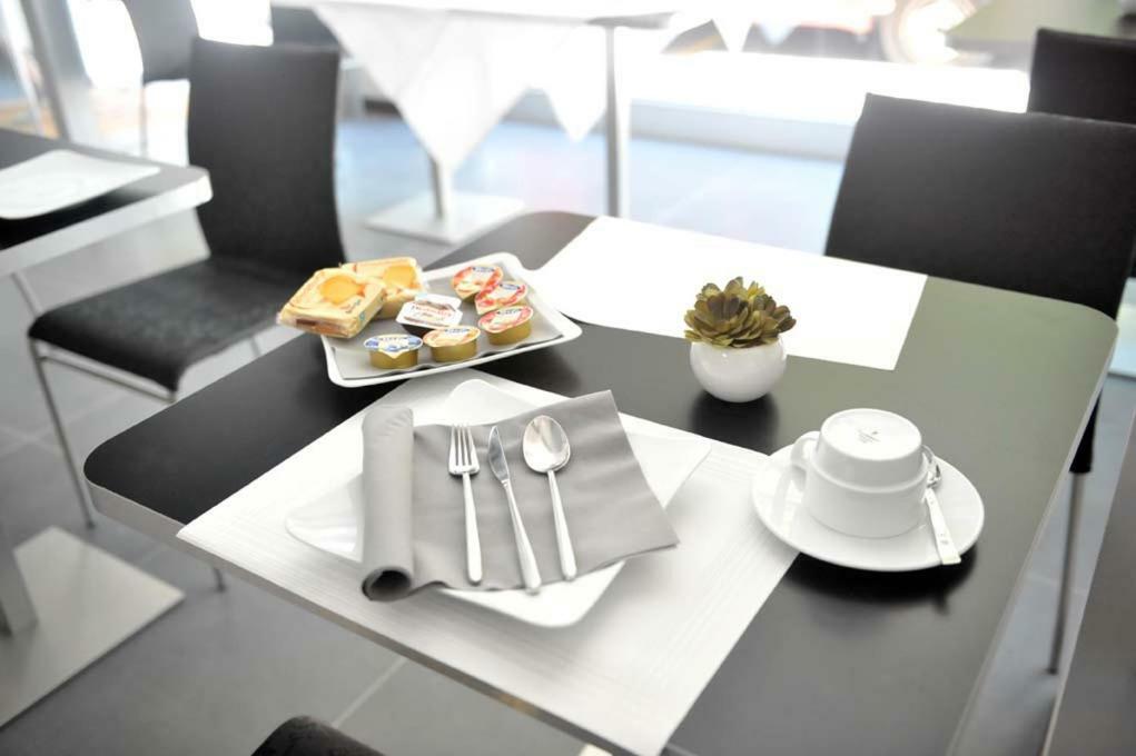Hotel Hll Lungolago Lecco-como 3*