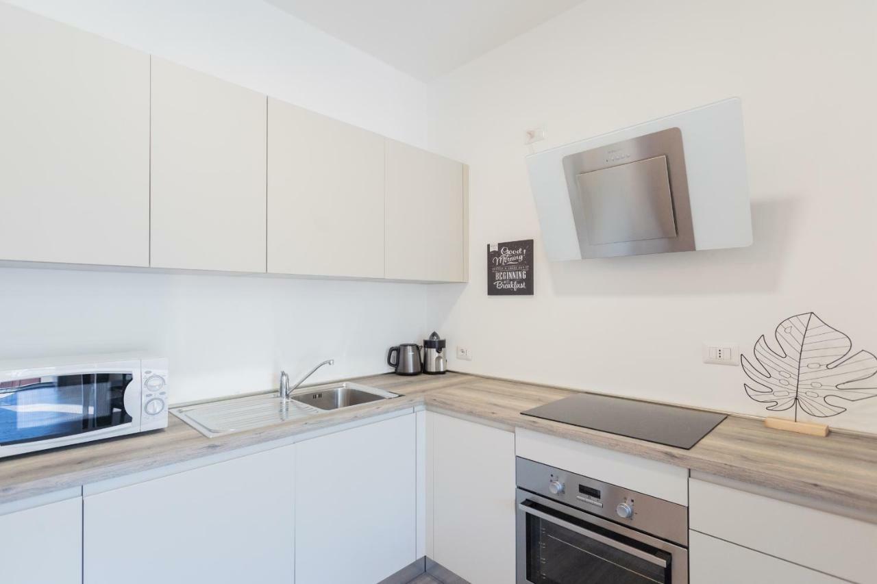 & Modern By Rent Como