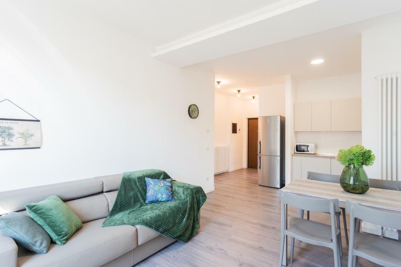 & Modern By Rent Apartment Como