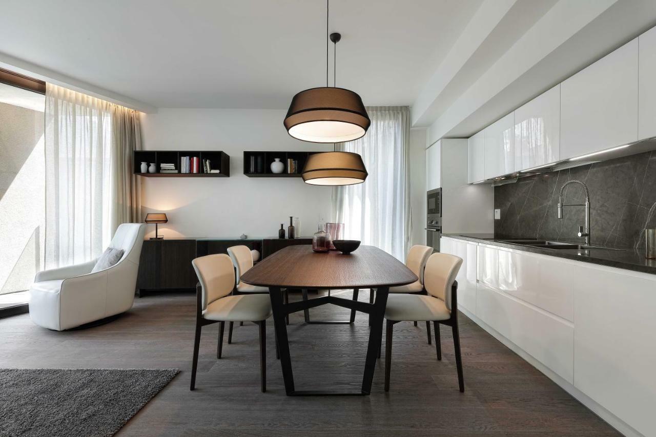 Como Lake Apartment
