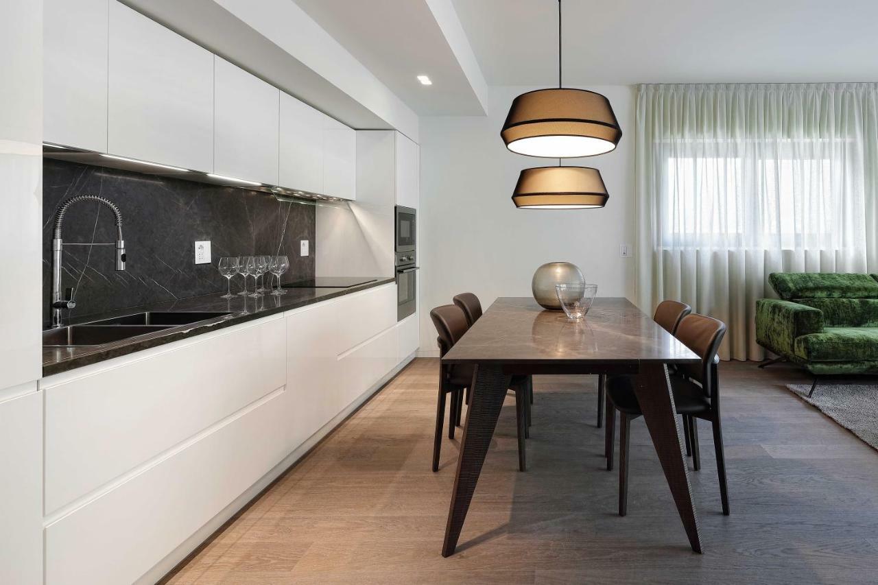 Como Lake Apartment *
