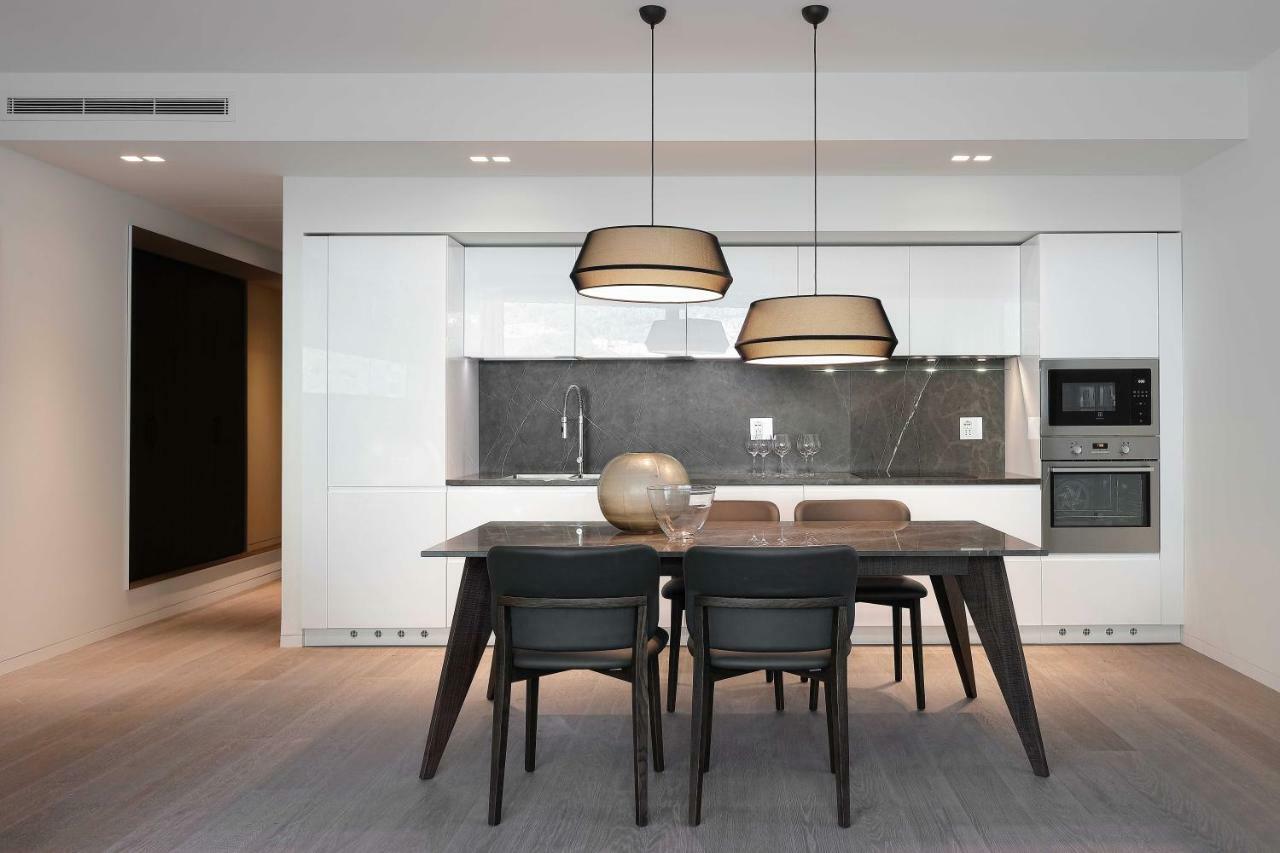 Como Lake Apartment
