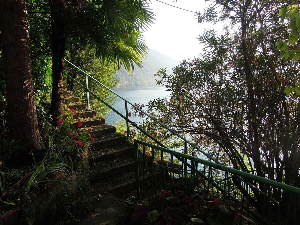 Charming House With Private Dock On *