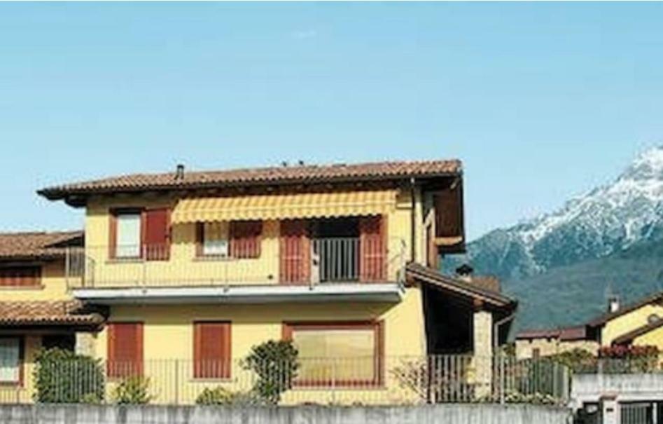 A Due Passi Dalla * Colico