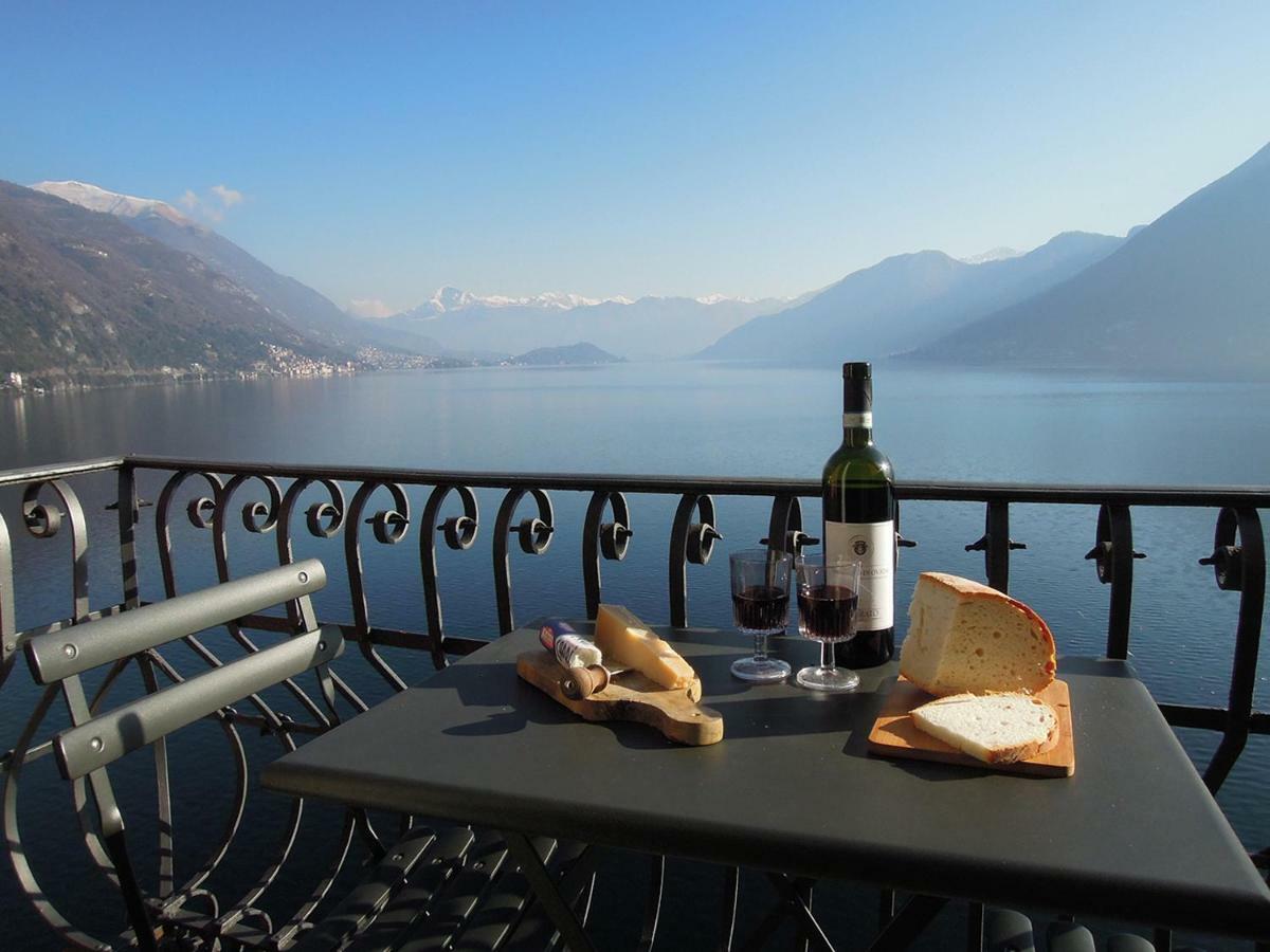 Charming House With Private Dock On Argegno
