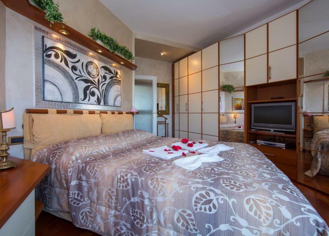 Apartment Lo Specchio Sul - The House Of Travelers