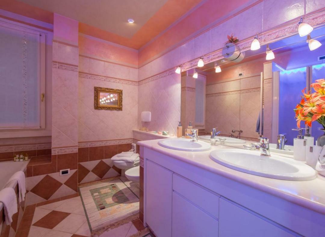 Lo Specchio Sul - The House Of Travelers Apartment Como