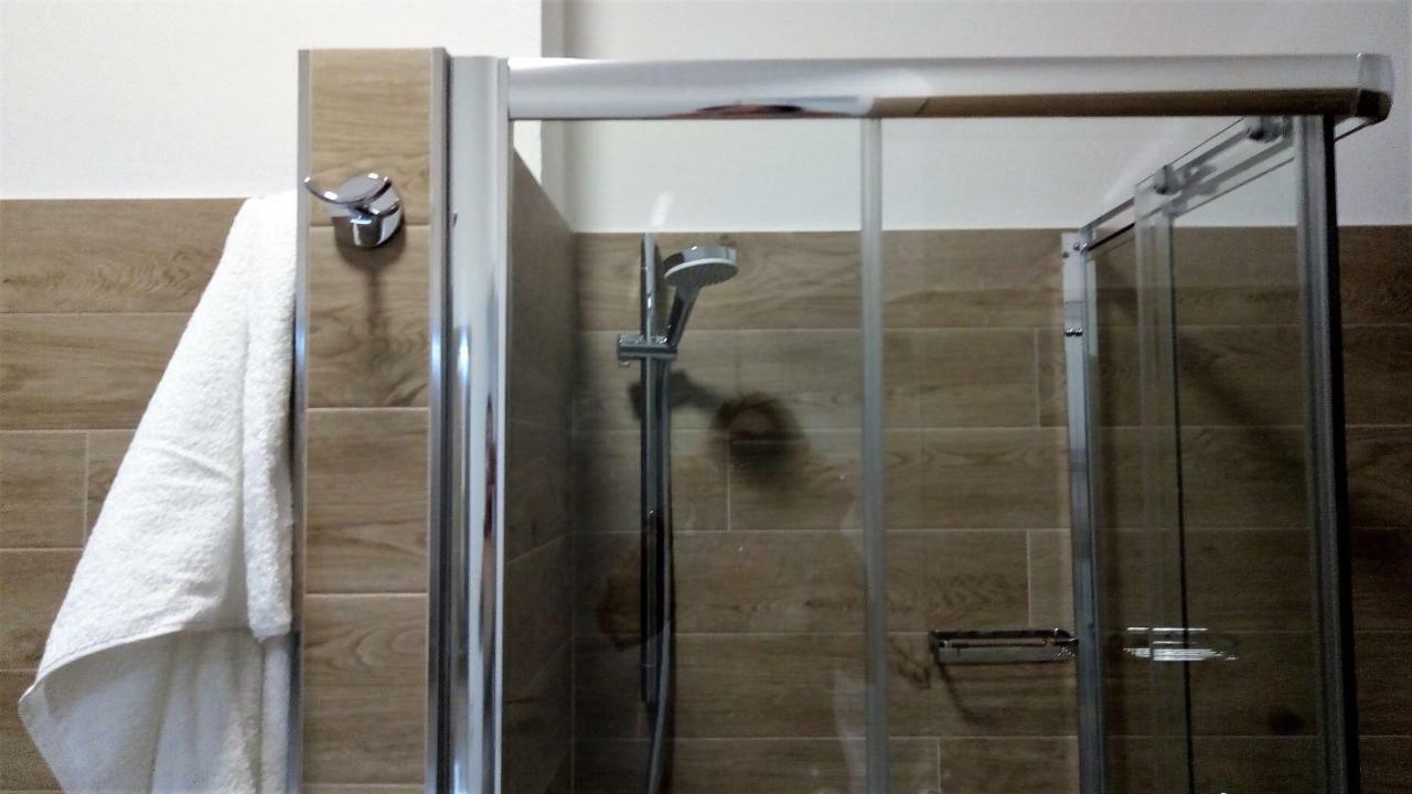Lovely, Charming And Quiet In The Centre Air Conditioned And Free Private Garage Appartamento *