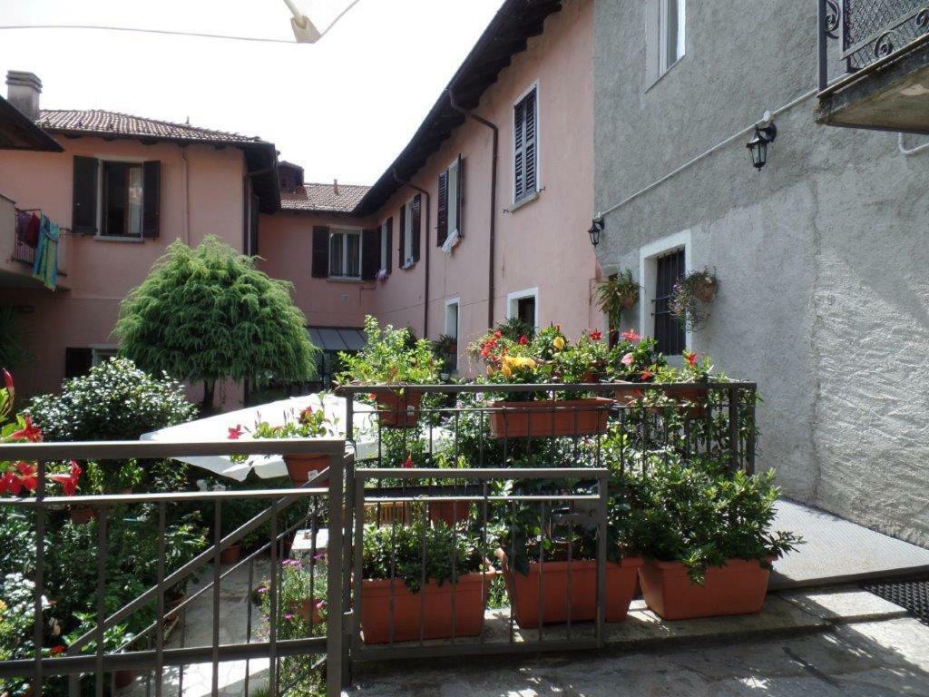 Zia Lina Bed & Breakfast Dongo