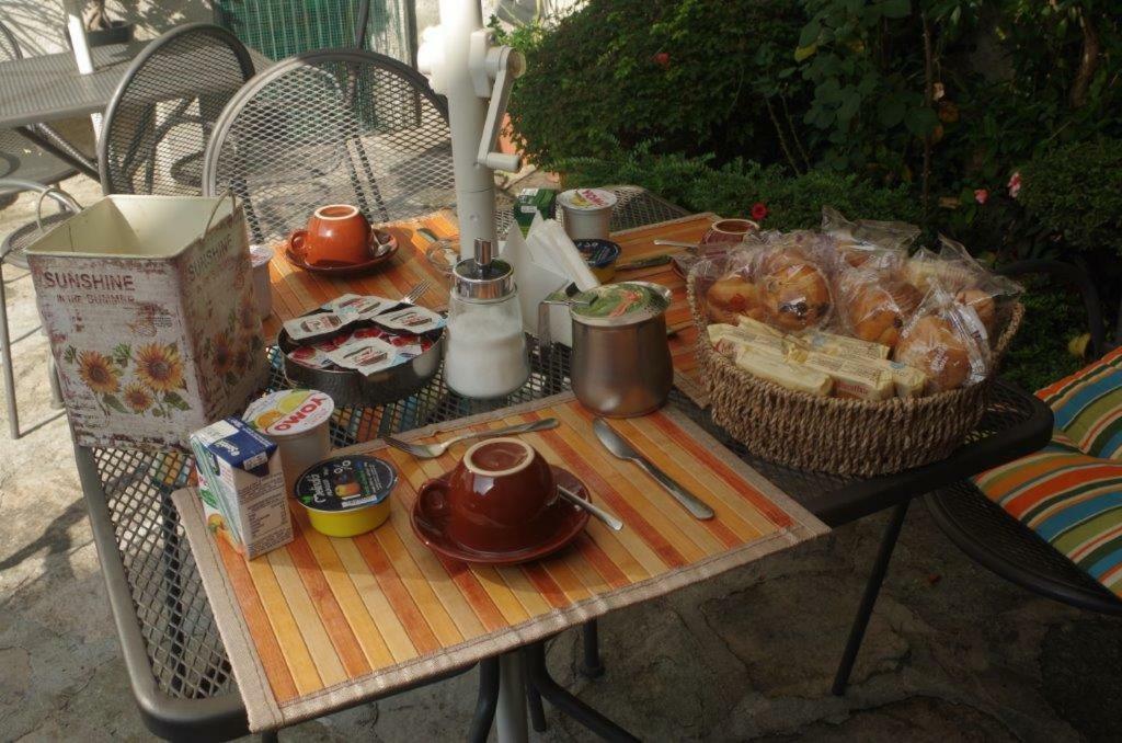 Zia Lina Bed & Breakfast Dongo
