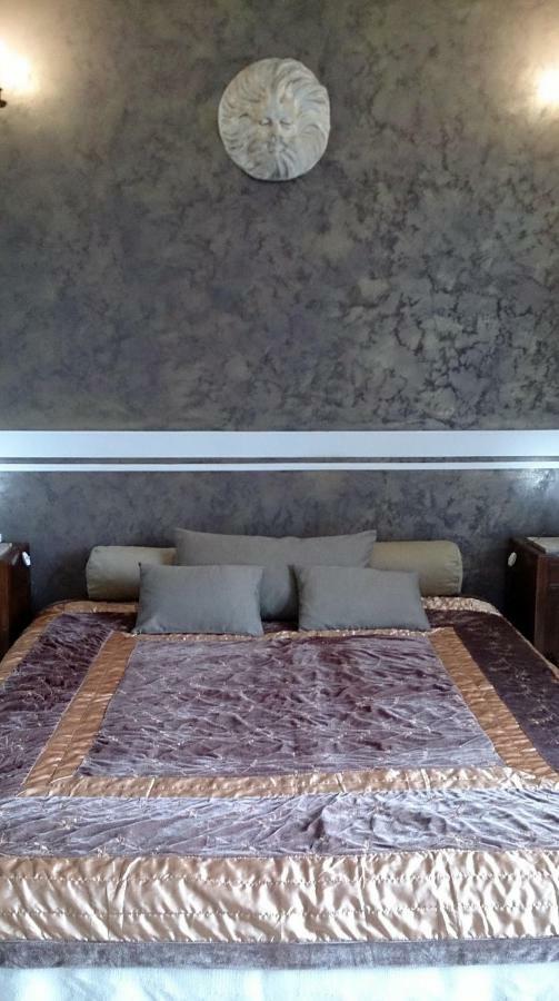 Piccolo Mondo Antico Apartment *
