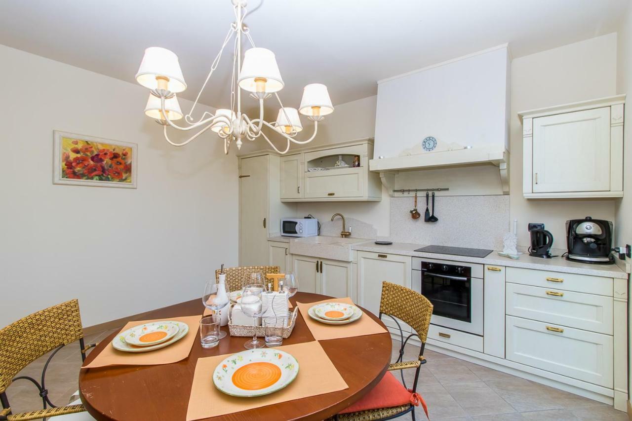 Apartment Tulipani 11 *