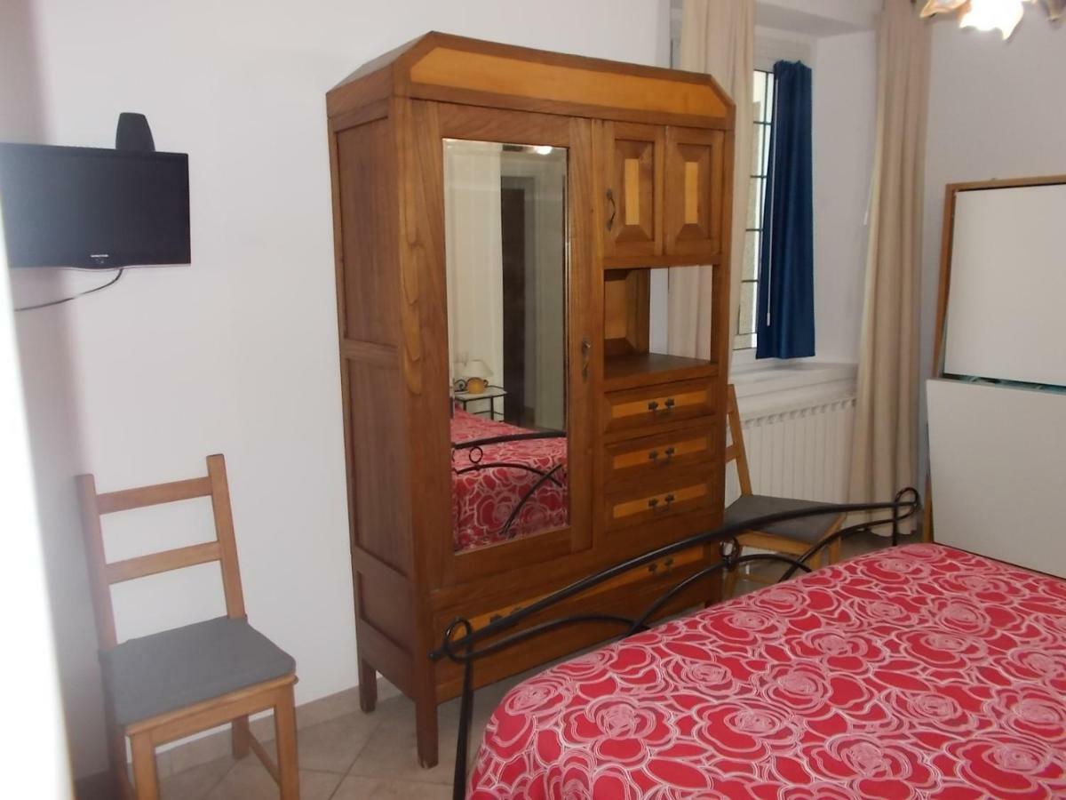 Zia Lina Bed & Breakfast Dongo