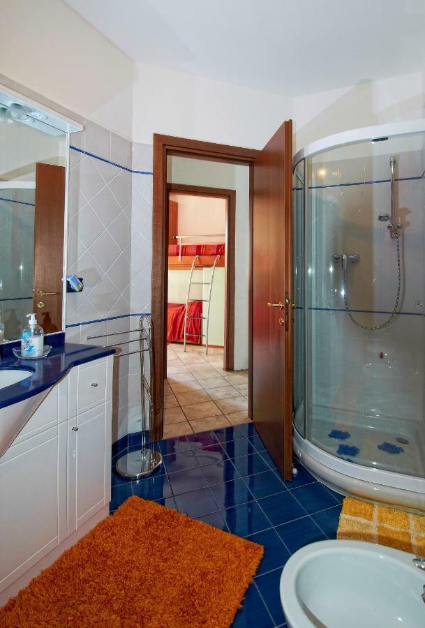 Casa Turchese Con Fantastica Vista Vercana