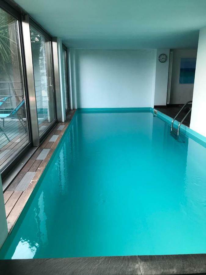Apartment With Private Pool And Garden At Hills Como