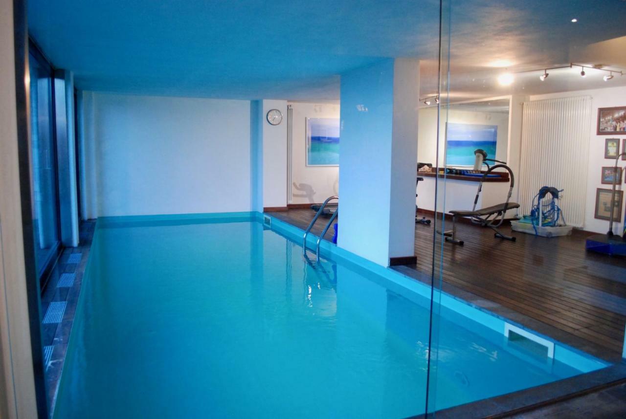 Apartment With Private Pool And Garden At Hills