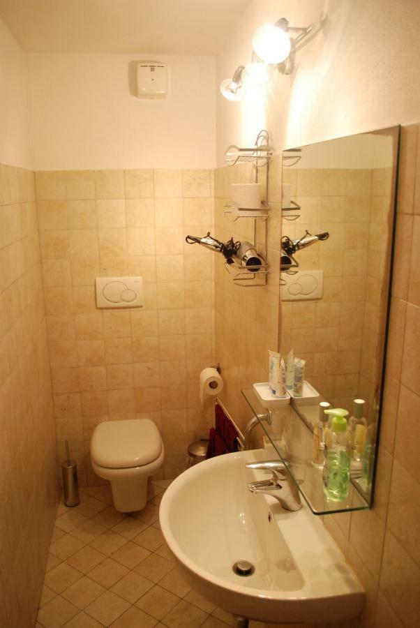 Apartment With Private Pool And Garden At Hills Como