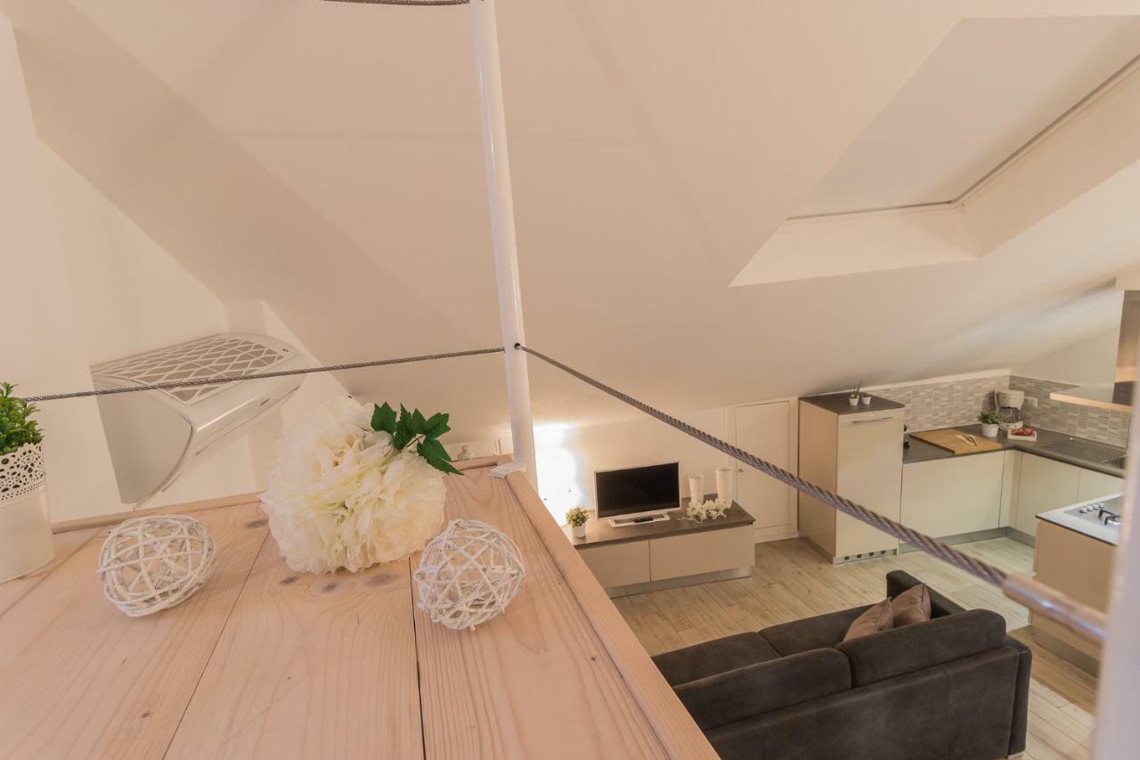 The Sweet Square Flat Apartment *