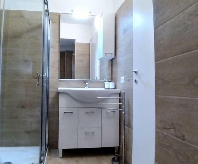 Apartment Quiet And Charming In The Centre With Air Conditioned Como
