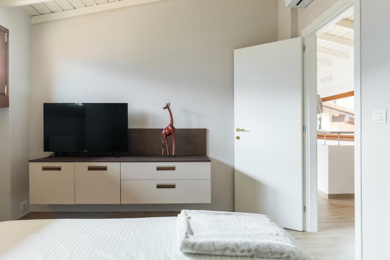 Mansarda I Cipressi Apartment *