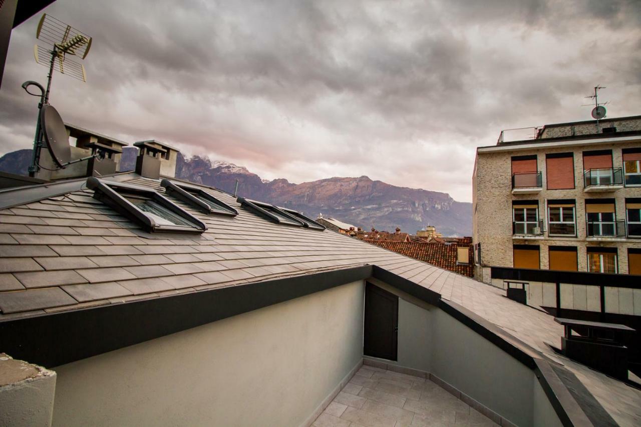 Lake Como Apartments *
