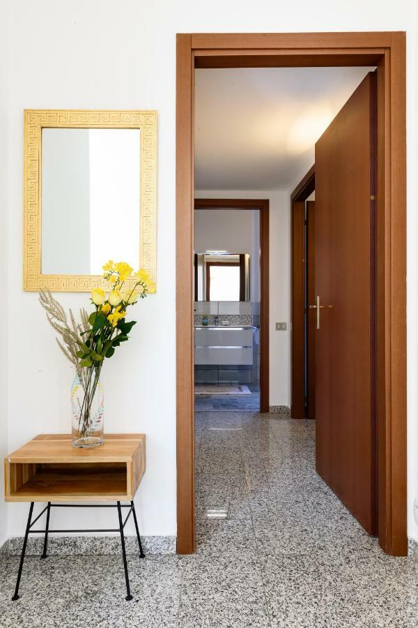 Lora Apartment, Free Private Parking Como