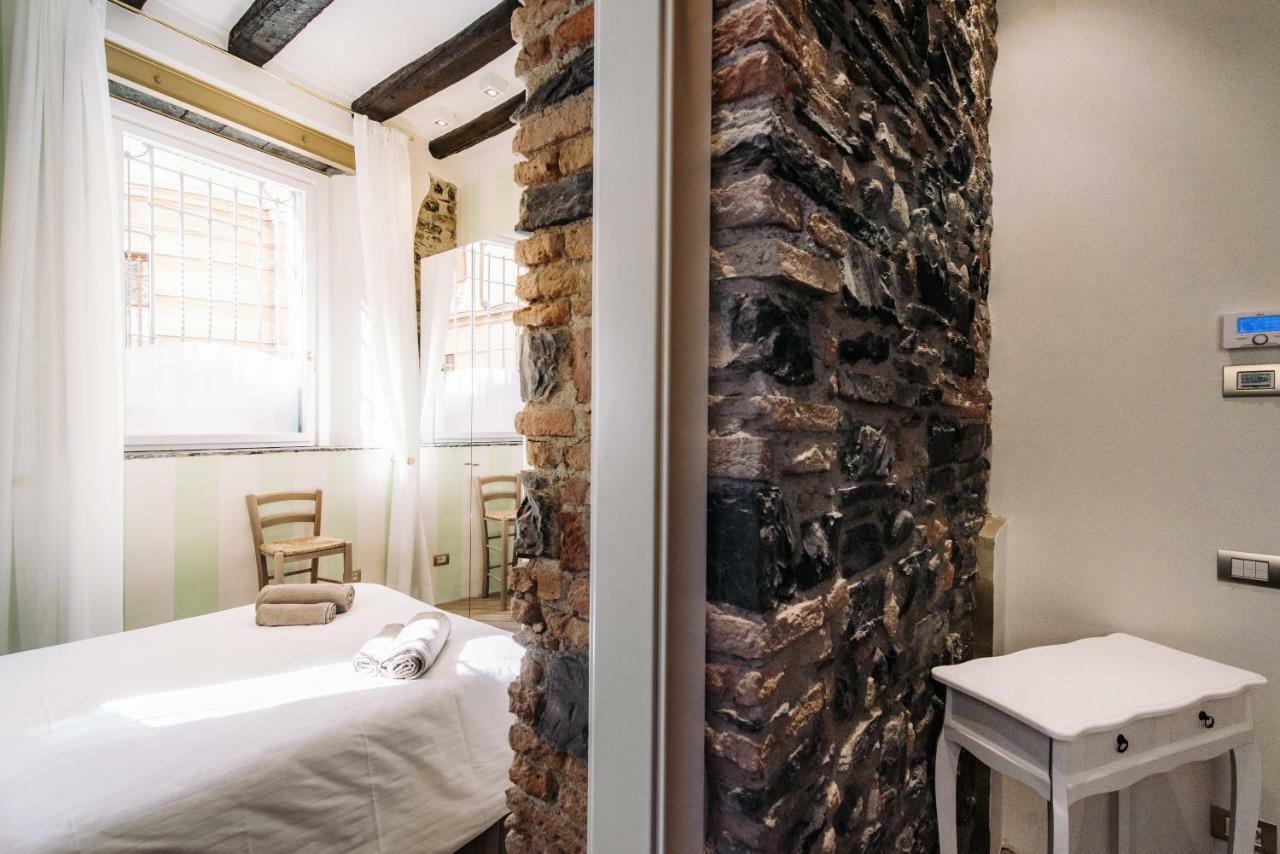 Antica Roma - The House Of Travelers