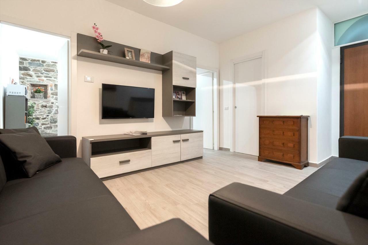 Daniel House * Bellano