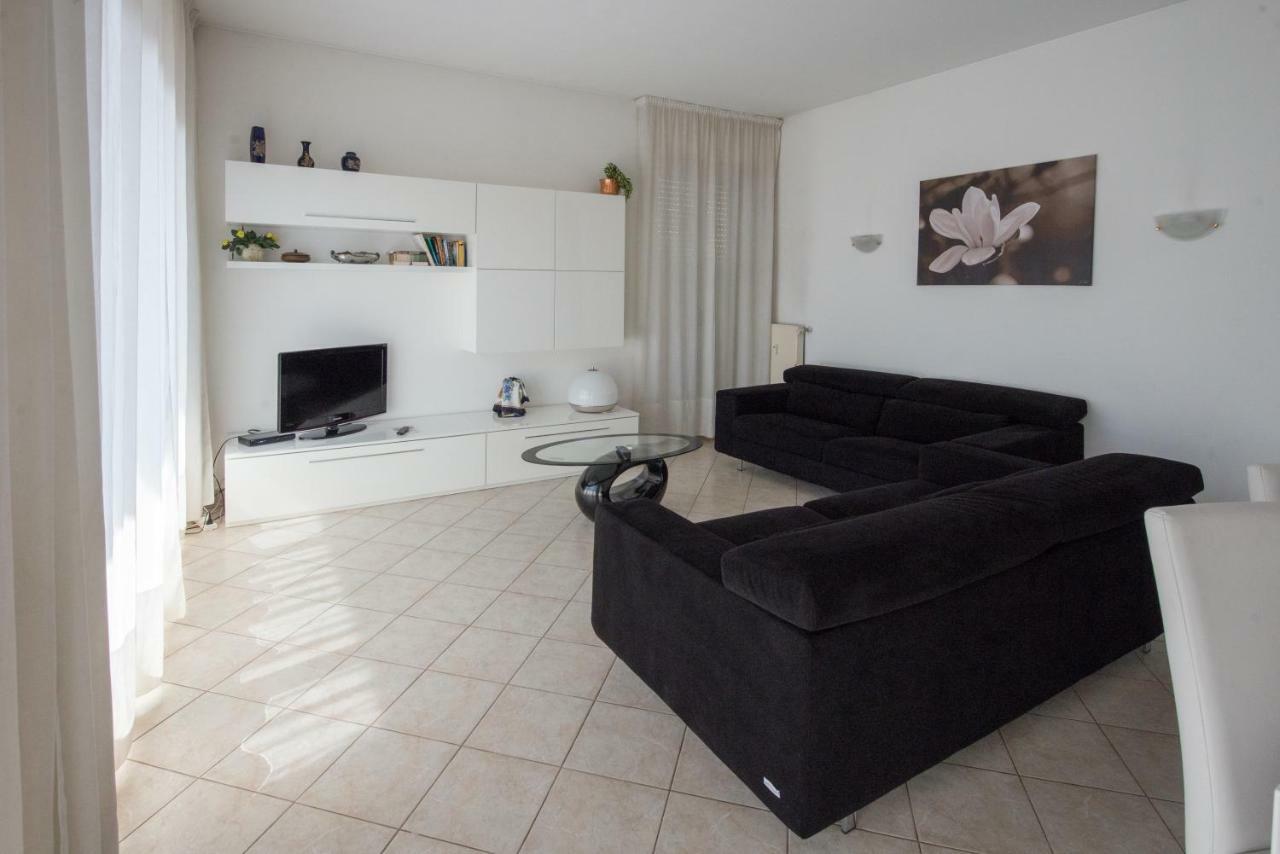 Apartment Silky House With Private Parking Como