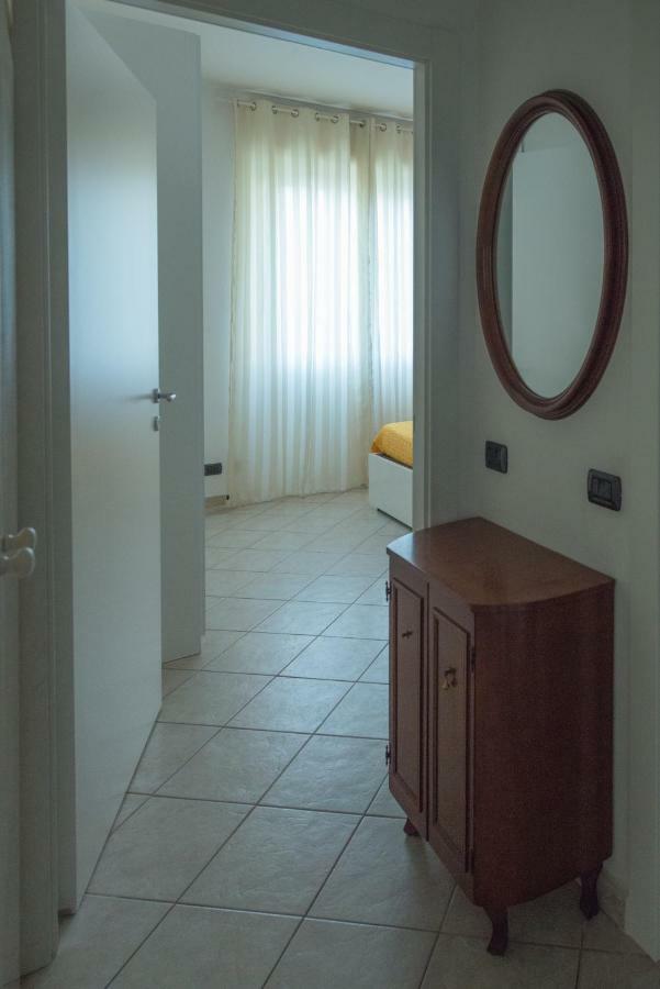 Silky House With Private Parking Como