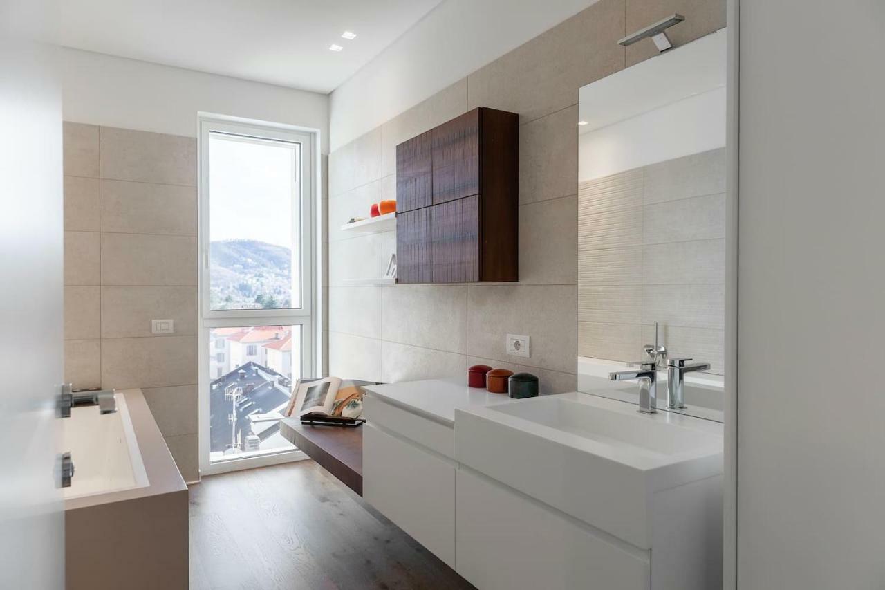 Apartment Luxury Lake View & *