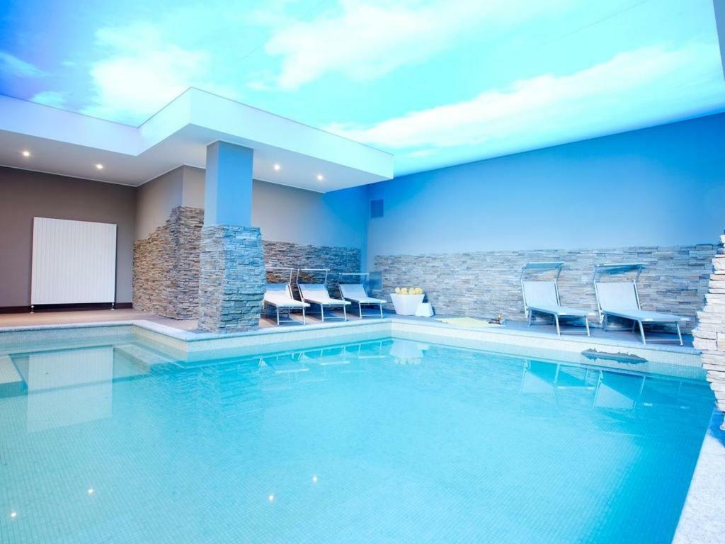 No 4-sleeps 10 By Italian