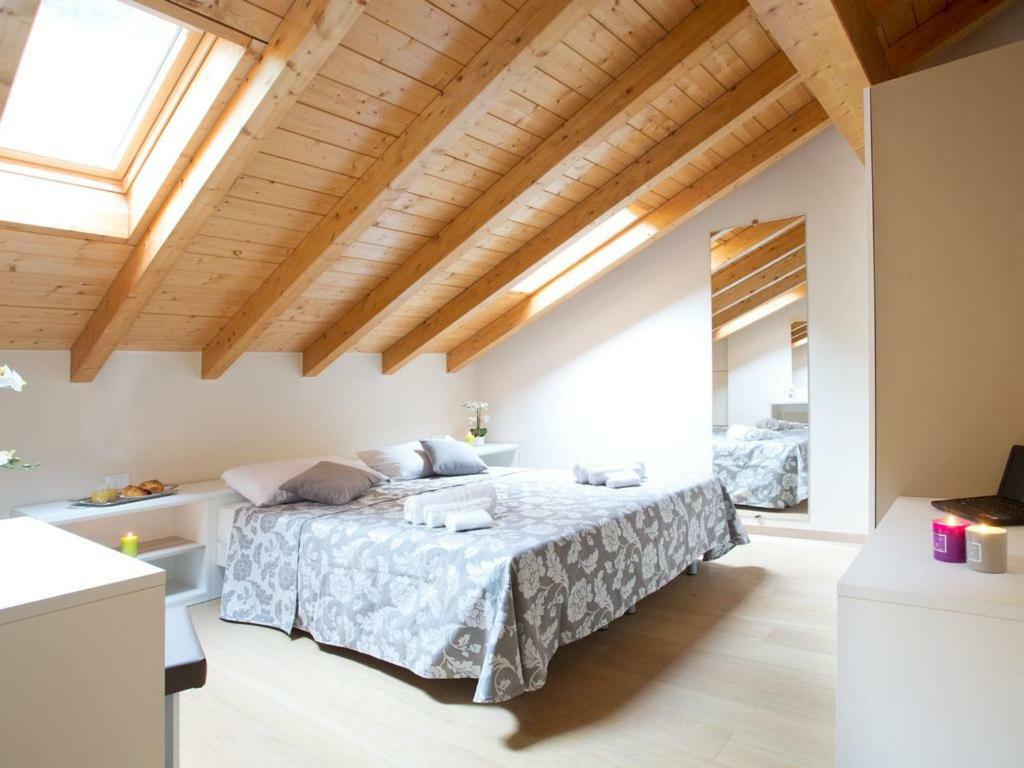 No 4-sleeps 10 By Italian Apartment Sala Comacina