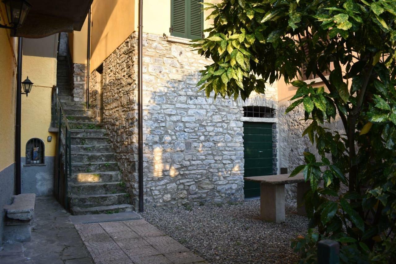 Sul Lago Fiumelatte Varenna