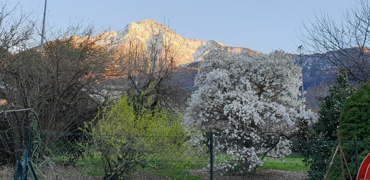 Foreground - Pet Friendly Stay- Garden-parking-lake View- Bike Friendly House Casa vacanze Colico
