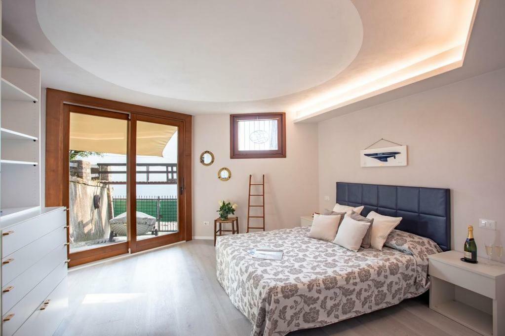 Villa Ossuccio On The *