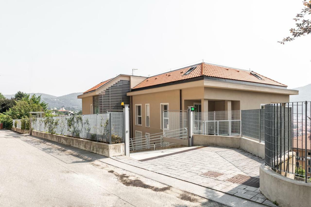 Luxury Lake View & *