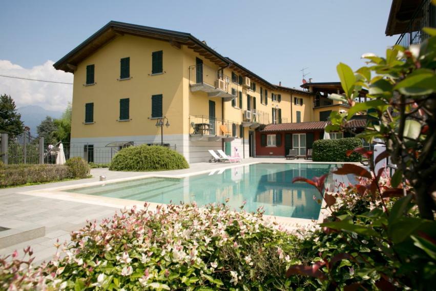 Sun Pool Near Free Parking * Bellagio