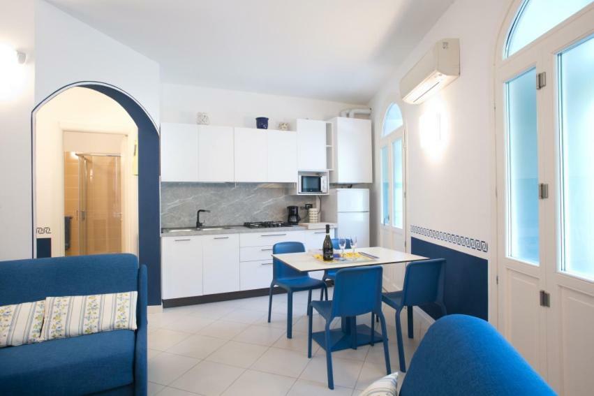 Apartment Sun Pool Near Free Parking *