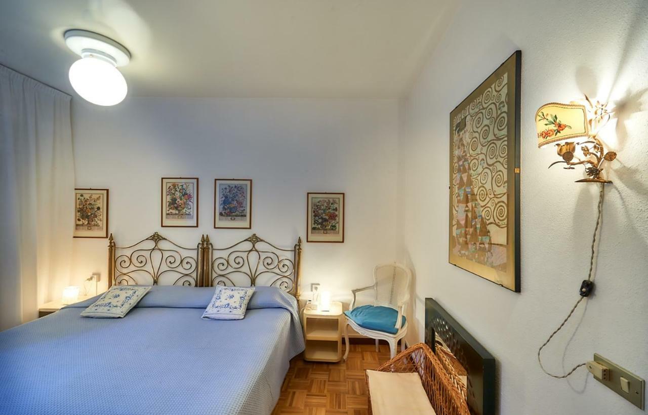 Casa Balcony Apartment Varenna