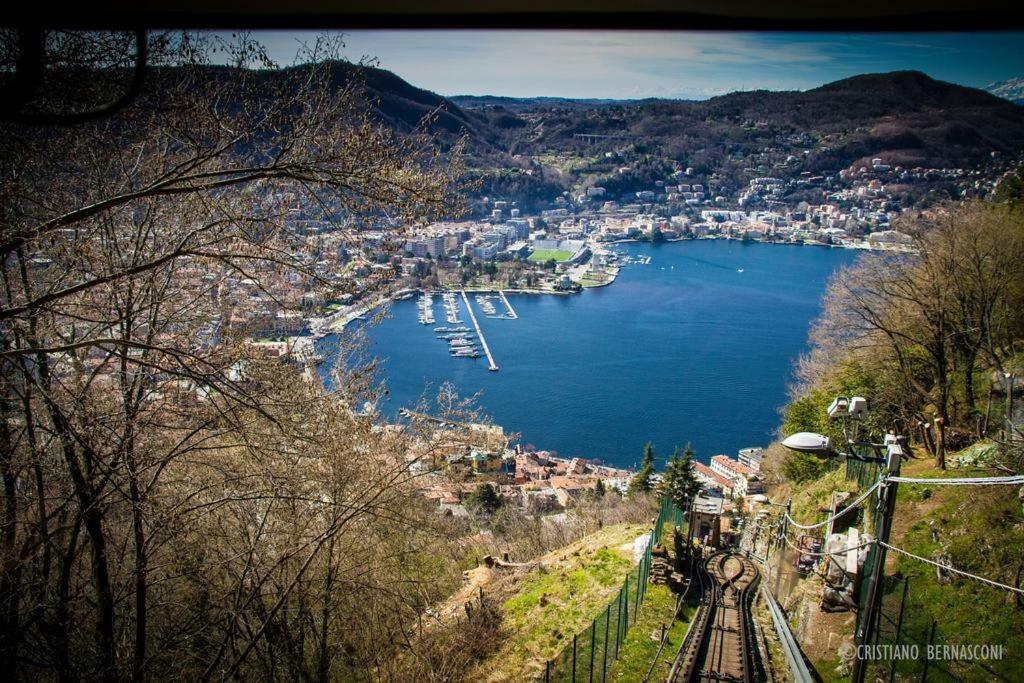 On The Side * Lake Como