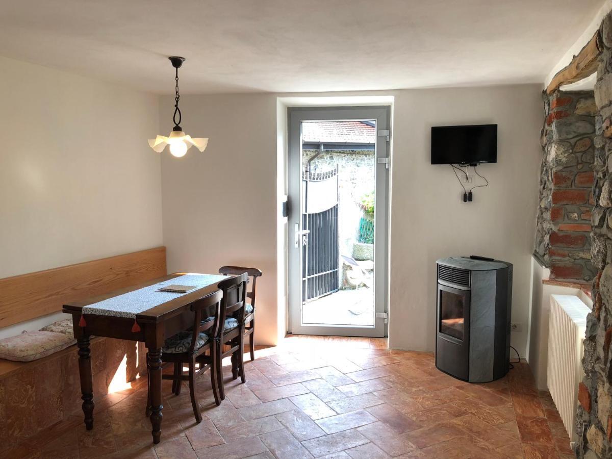 Ferienhaus Lovely Stonehouse With Panorama Lake View Nesso