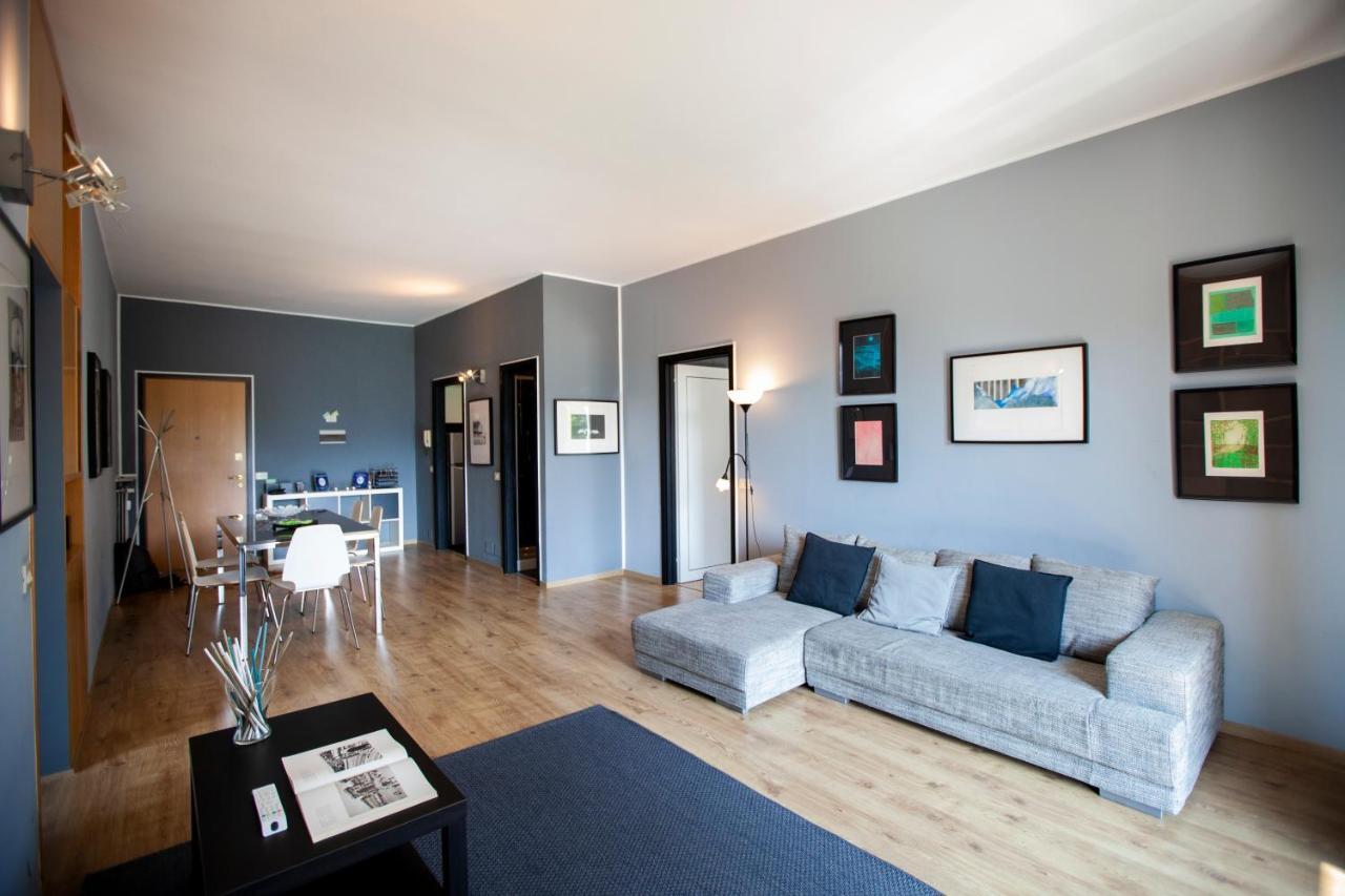 Chic And Freak Apartment Como