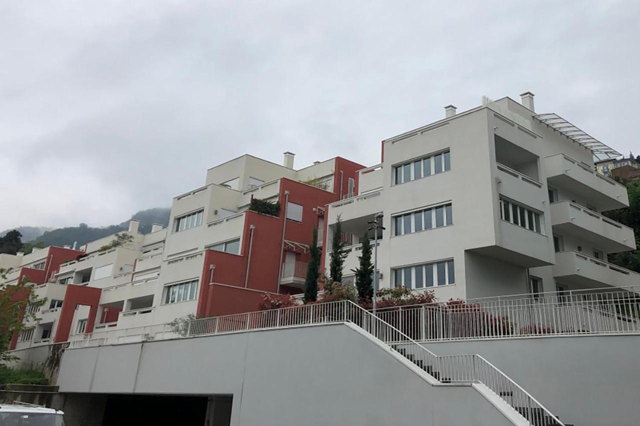 Luxury Villa Olmo Apartment