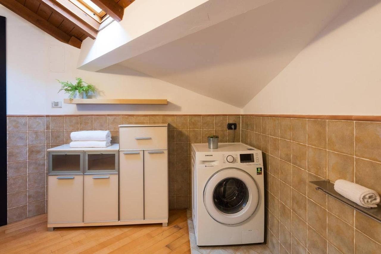 Joivy Scenic 2br With Balcony & Parking