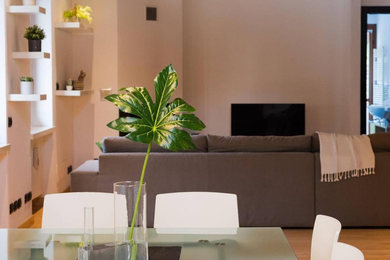 Joivy Scenic 2br With Balcony & Parking