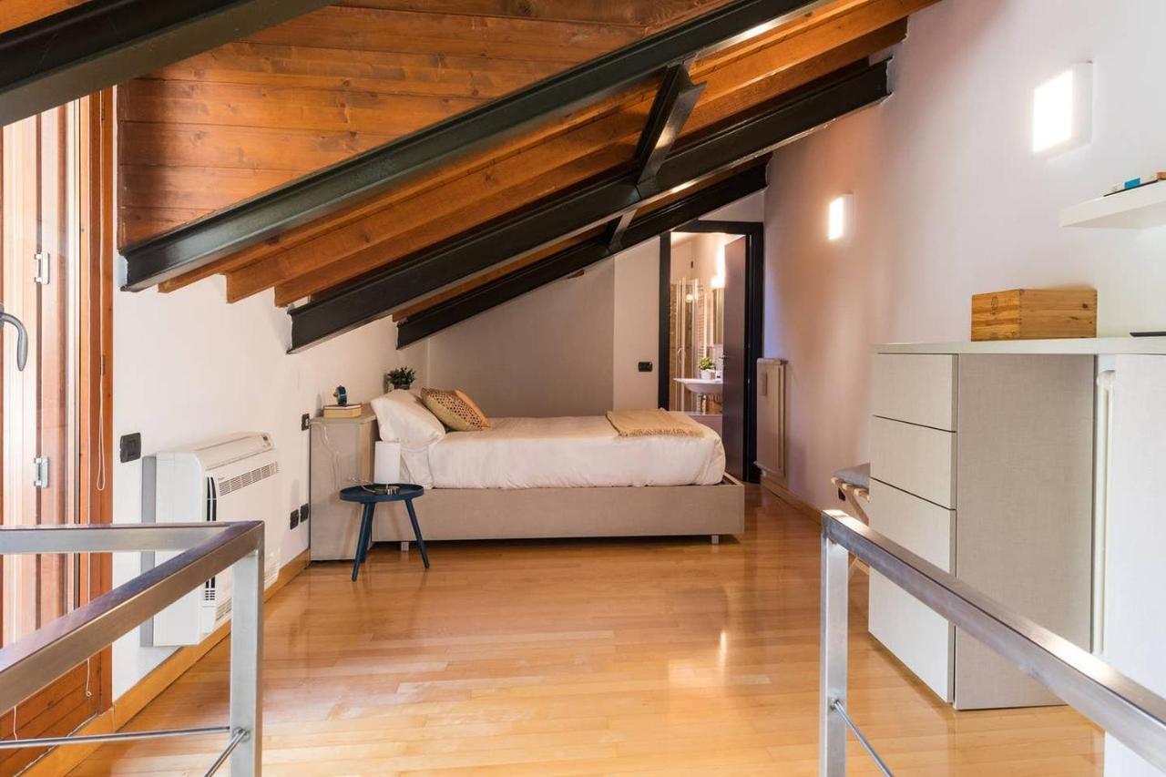 Joivy Scenic 2br With Balcony & Parking