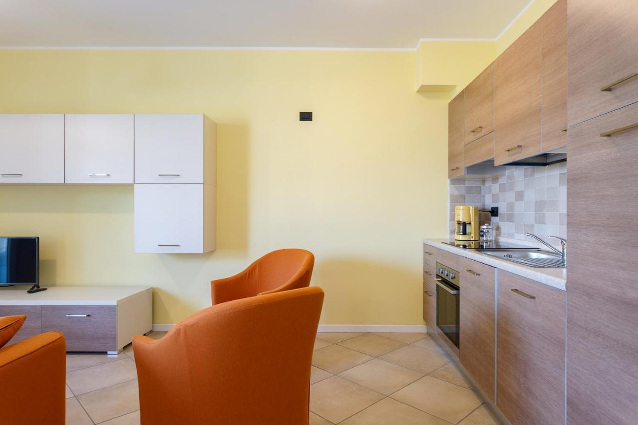 Apartment Yellow Lake View *