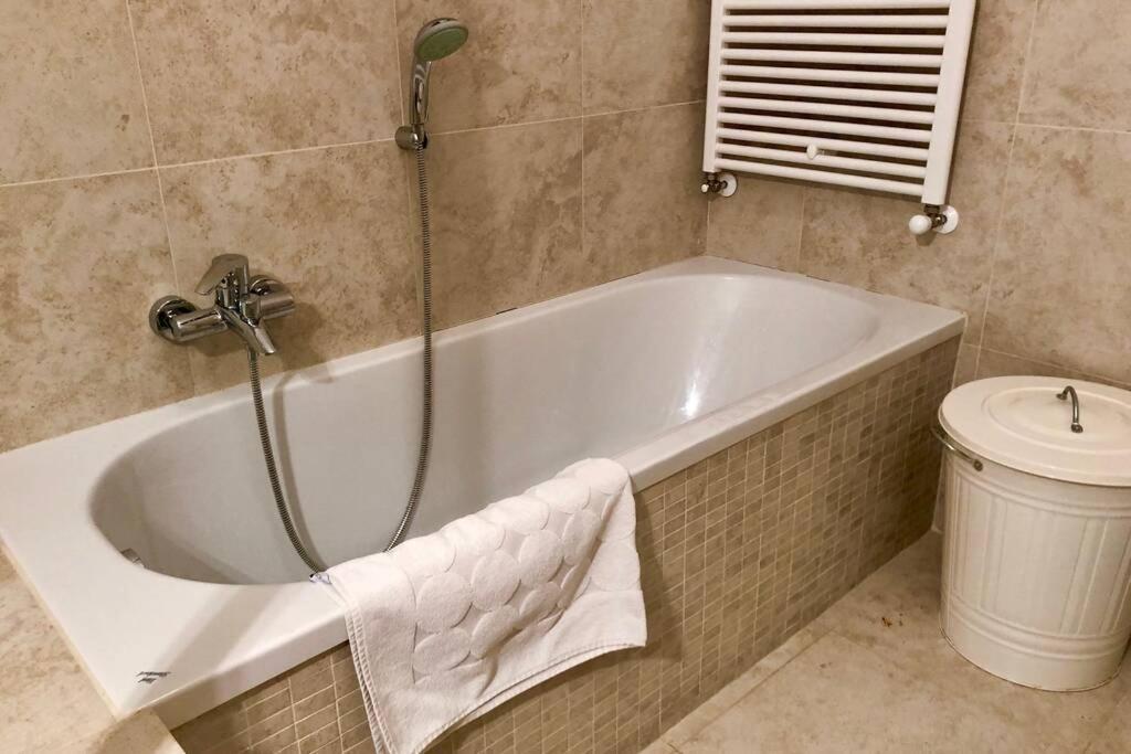 Panoramica Private Sleeps 8-by Italian Villa *