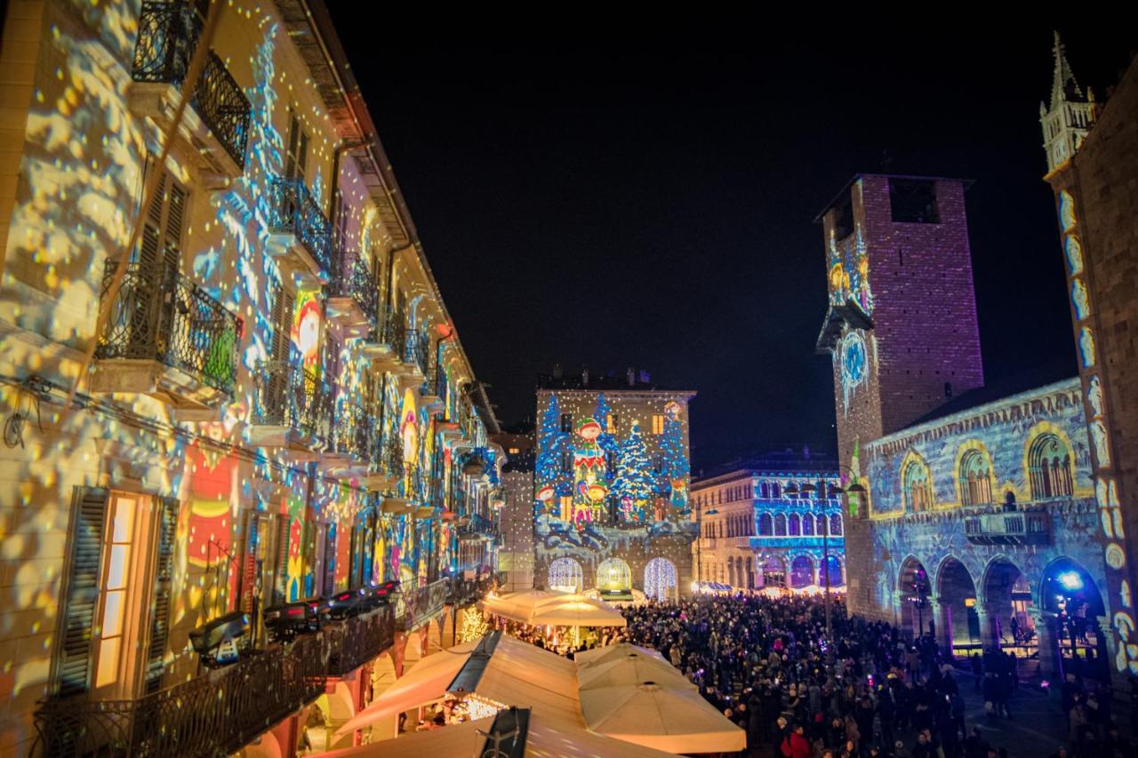 La Finestra Sul Duomo - The House Of Travelers Como